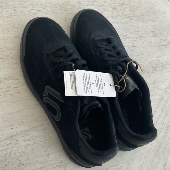 🆕 Adidas  Sleuth DLX Women 8.5 - Picture 4 of 8